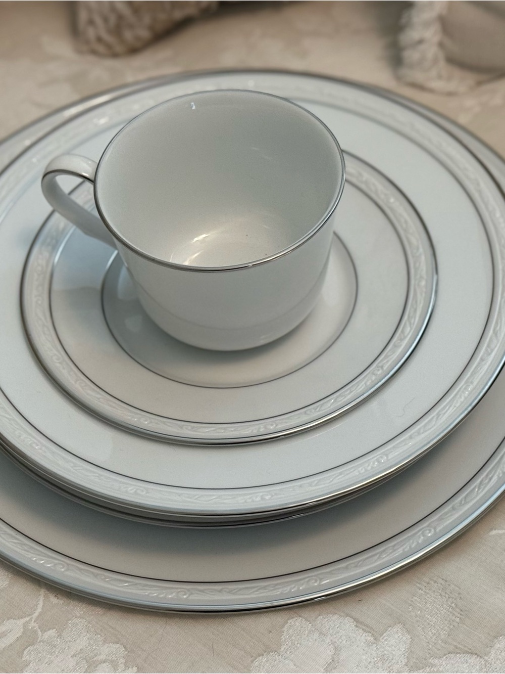 8 Noritake Stoneleigh Place Setting